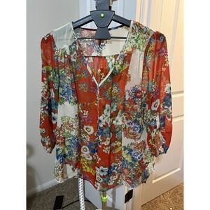 fig and flower Women's Top Floral Print Vneck Size L 2150